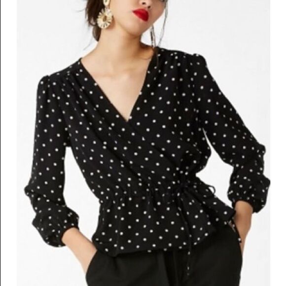 ✨ POLKA-DOTTED BLOUSE BY EMBER✨ - Picture 1 of 7